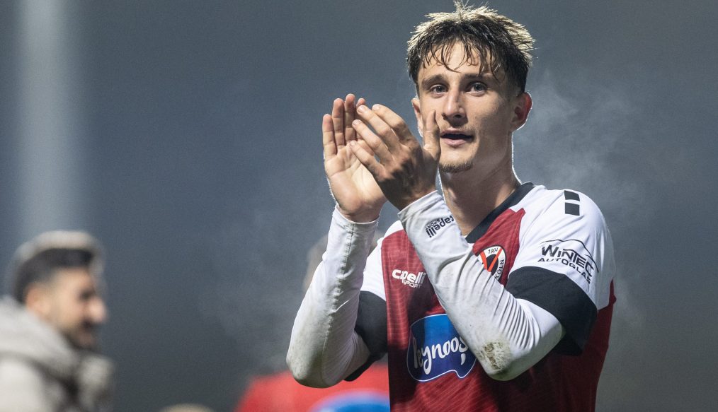 Jonah Sticker prolonge au Viktoria Köln !