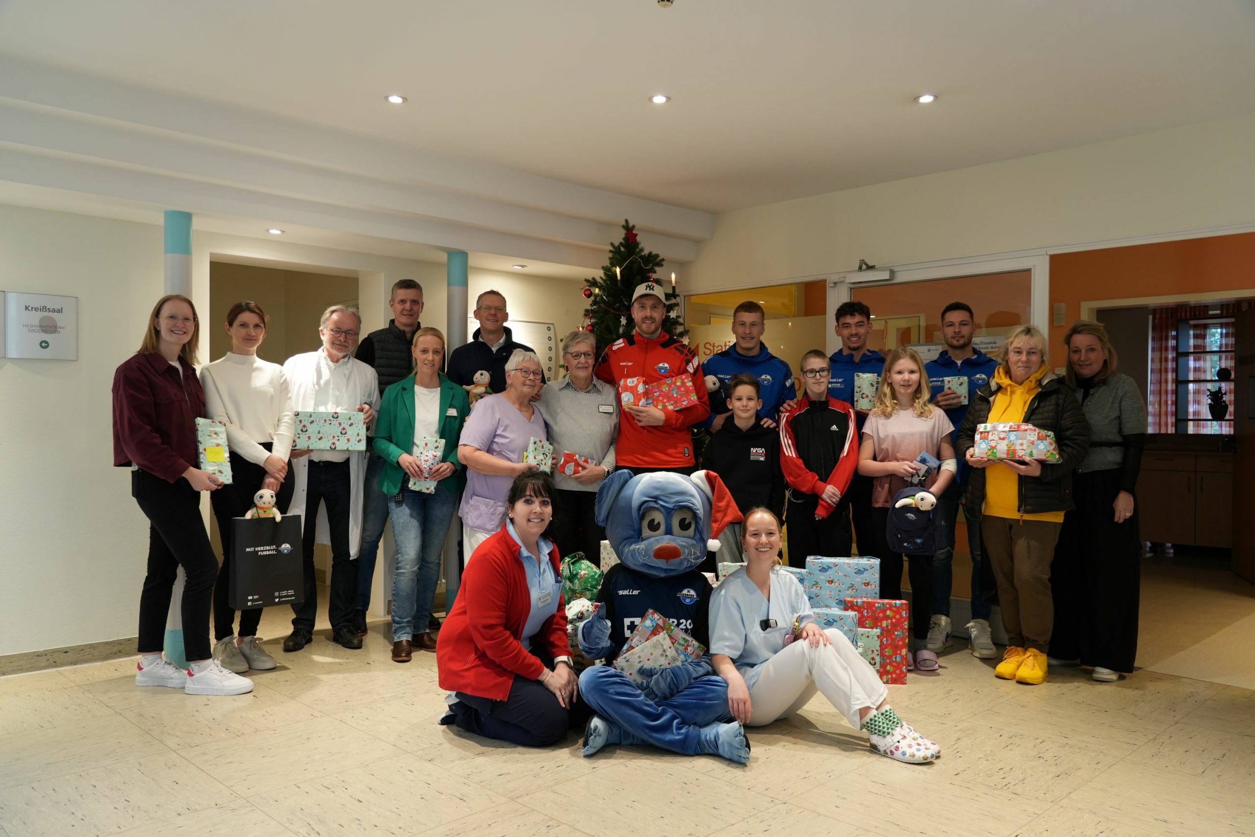 Joie et générosité : le SC Paderborn au chevet des petits patients pour Noël