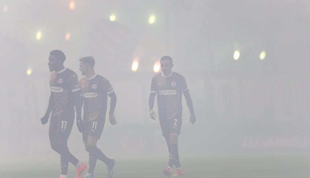 Pyrotechnie à Sankt Pauli, entre critiques et soutient