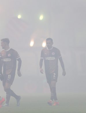 Pyrotechnie à Sankt Pauli, entre critiques et soutient