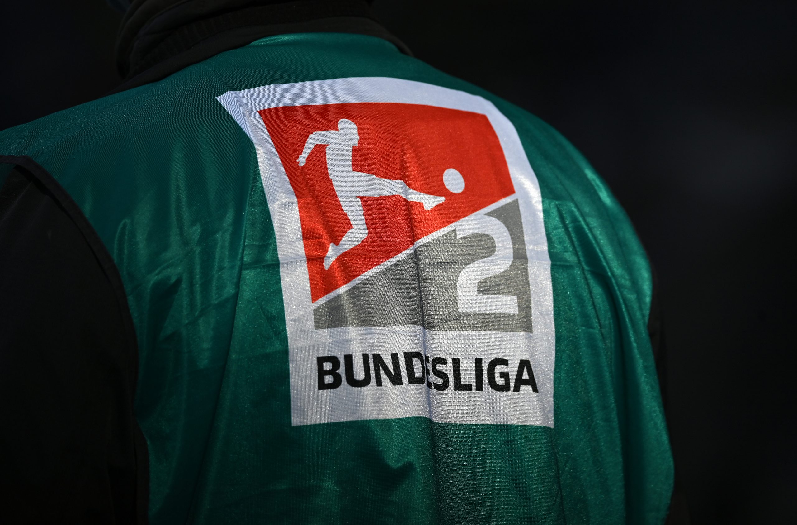 Deux penalties, six buts : Karlsruhe fait exploser Regensburg !