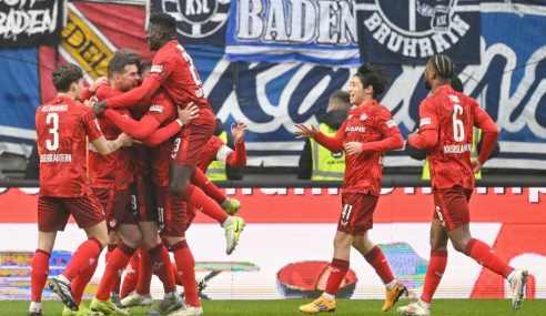 Grosse opération du 1.FC Kaiserslautern qui écrase Karlsruhe dans le derby du sud-ouest !