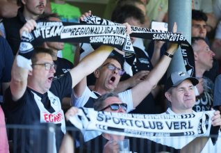 Un club de troisième division Allemande fête sa victoire au marché de noël !