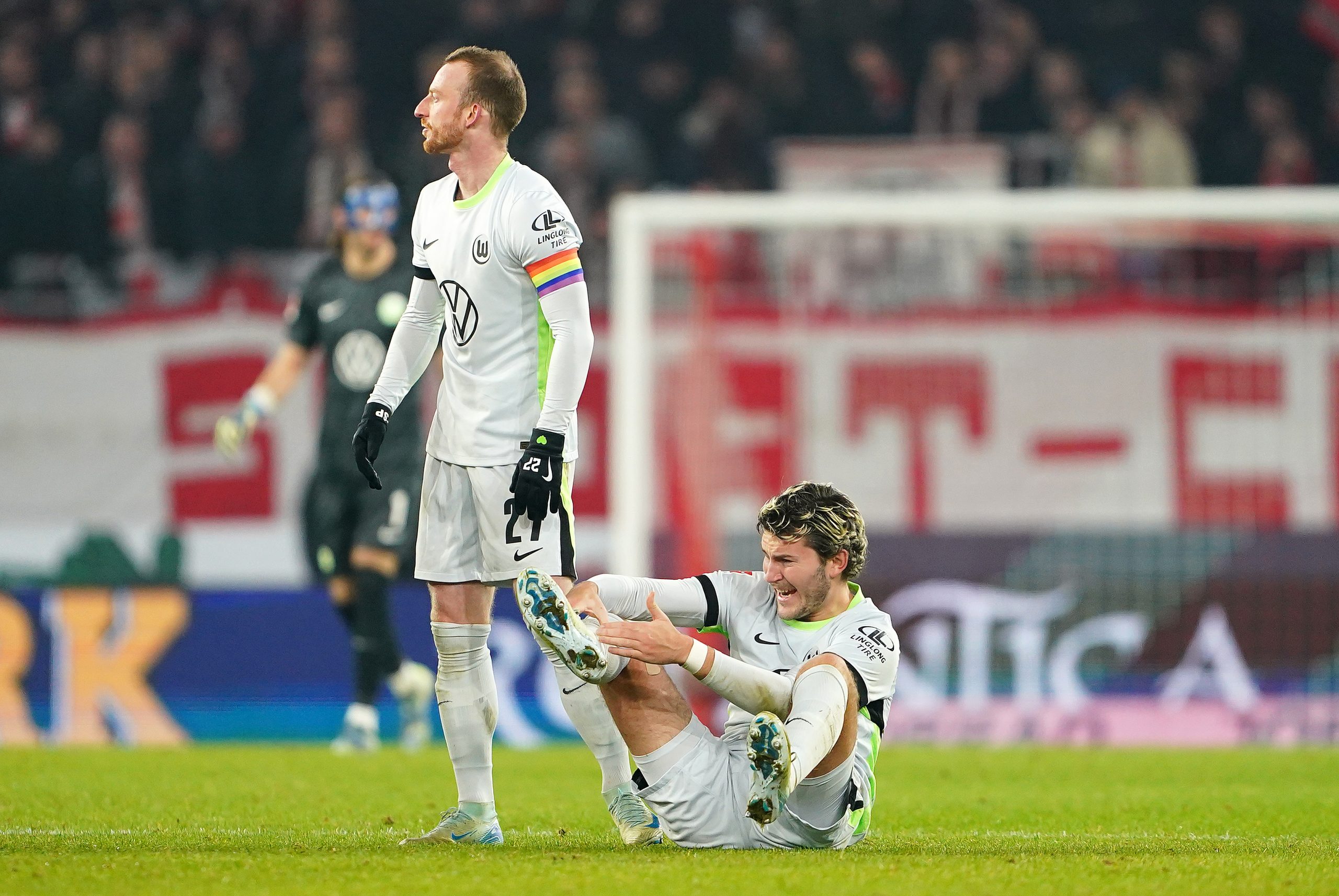 Wolfsburg s’effondre, Arnold accuse les erreurs défensives : “On se bat contre nous-mêmes”