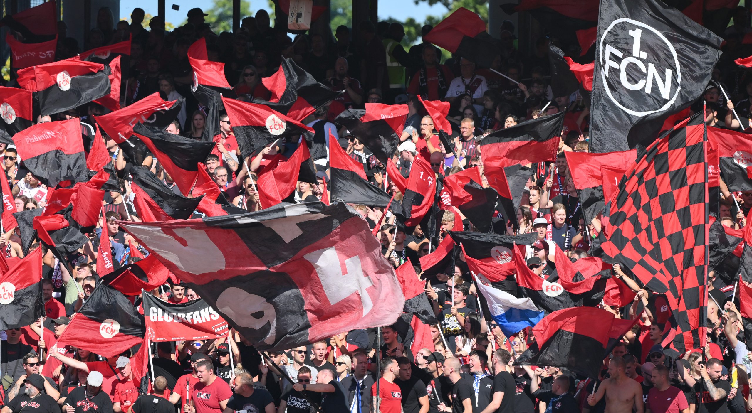 Le 1.FC Nürnberg empêche Karlsruhe de prendre la tête de la 2.Bundesliga
