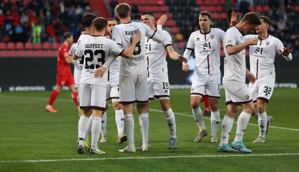 VIDEO : 🎥 Erreurs, csc, pénalty manqué et victoire en fin de match.. Encore un scénario dingue en 3.Liga !