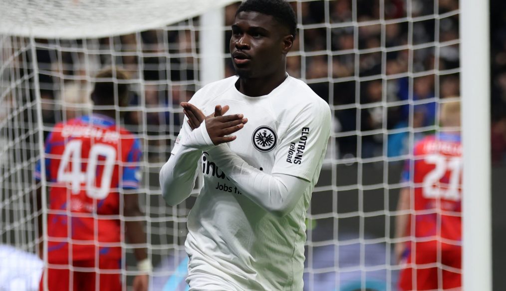 Junior Dina Ebimbe en route vers la Ligue 1 ? L’Eintracht prêt à céder !