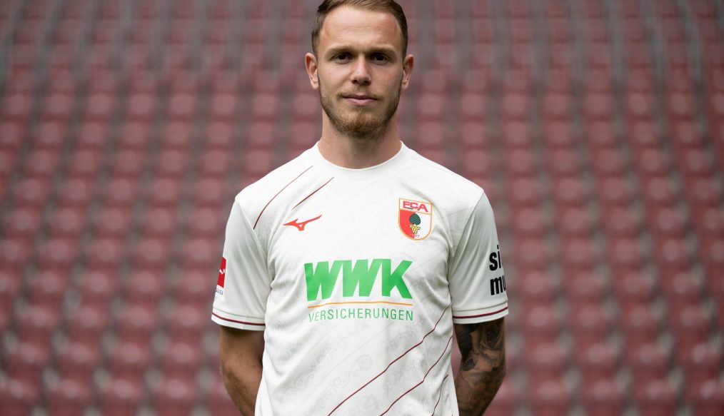 OFFICIEL : Le FC Augsburg met un terme au prêt d’Irvin Cardona et l’envoie à Saint-Étienne !