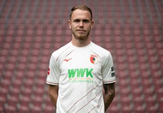 OFFICIEL : Le FC Augsburg met un terme au prêt d’Irvin Cardona et l’envoie à Saint-Étienne !