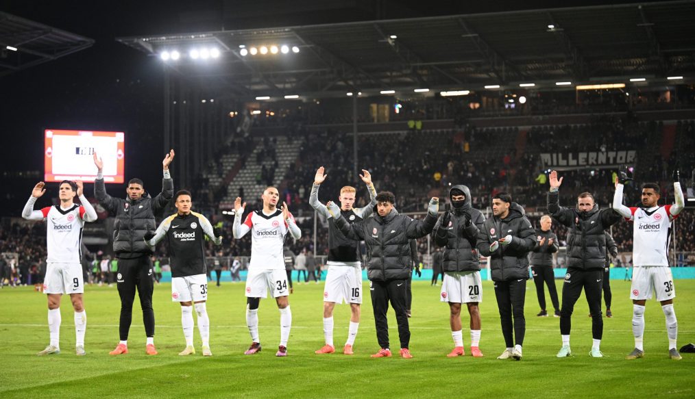 L’Eintracht Frankfurt débute l’année 2025 par une victoire sur le terrain de Sankt Pauli !