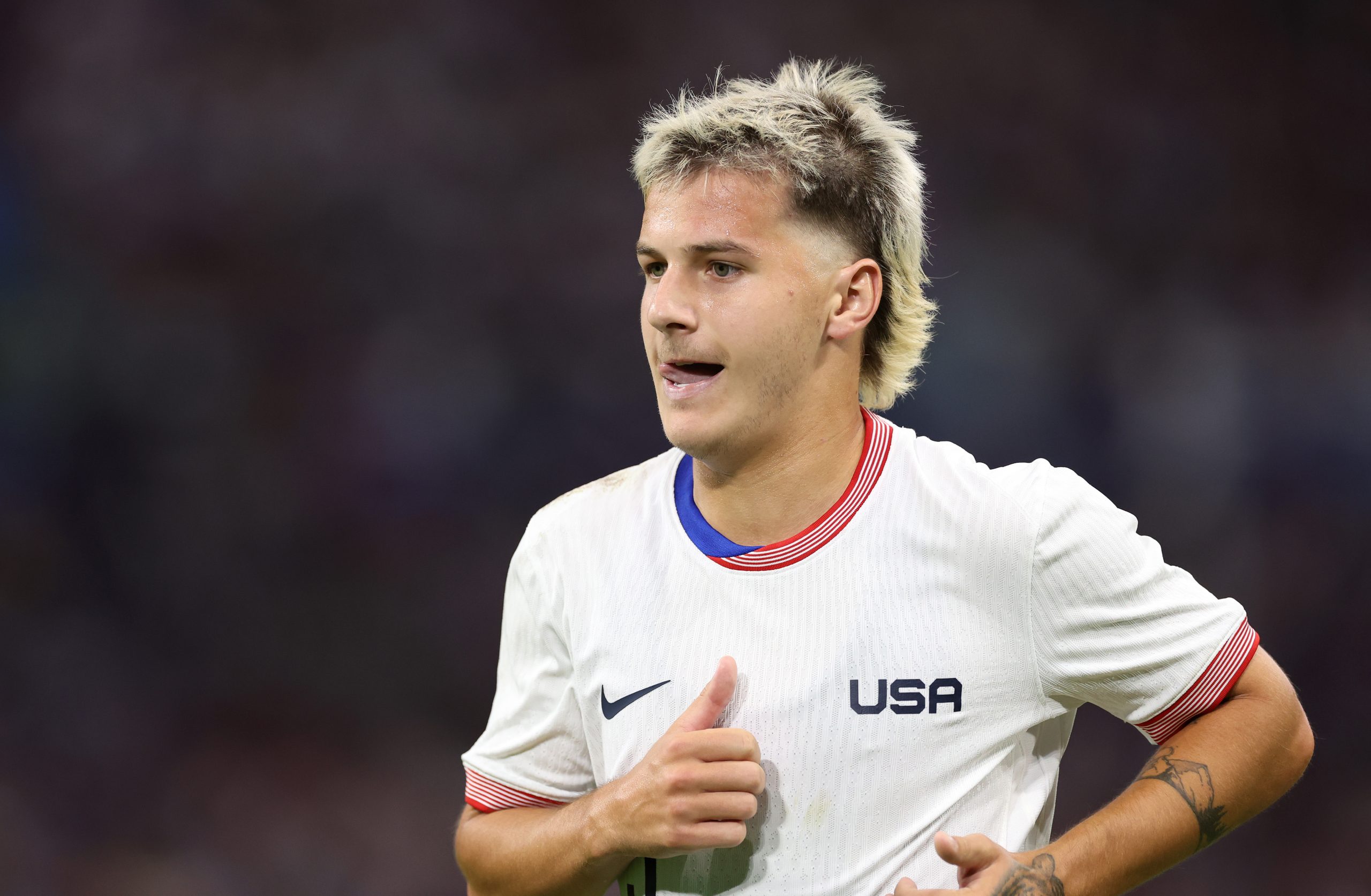 OFFICIEL : L’Holstein Kiel casse sa tirelire et recrute John Tolkin !