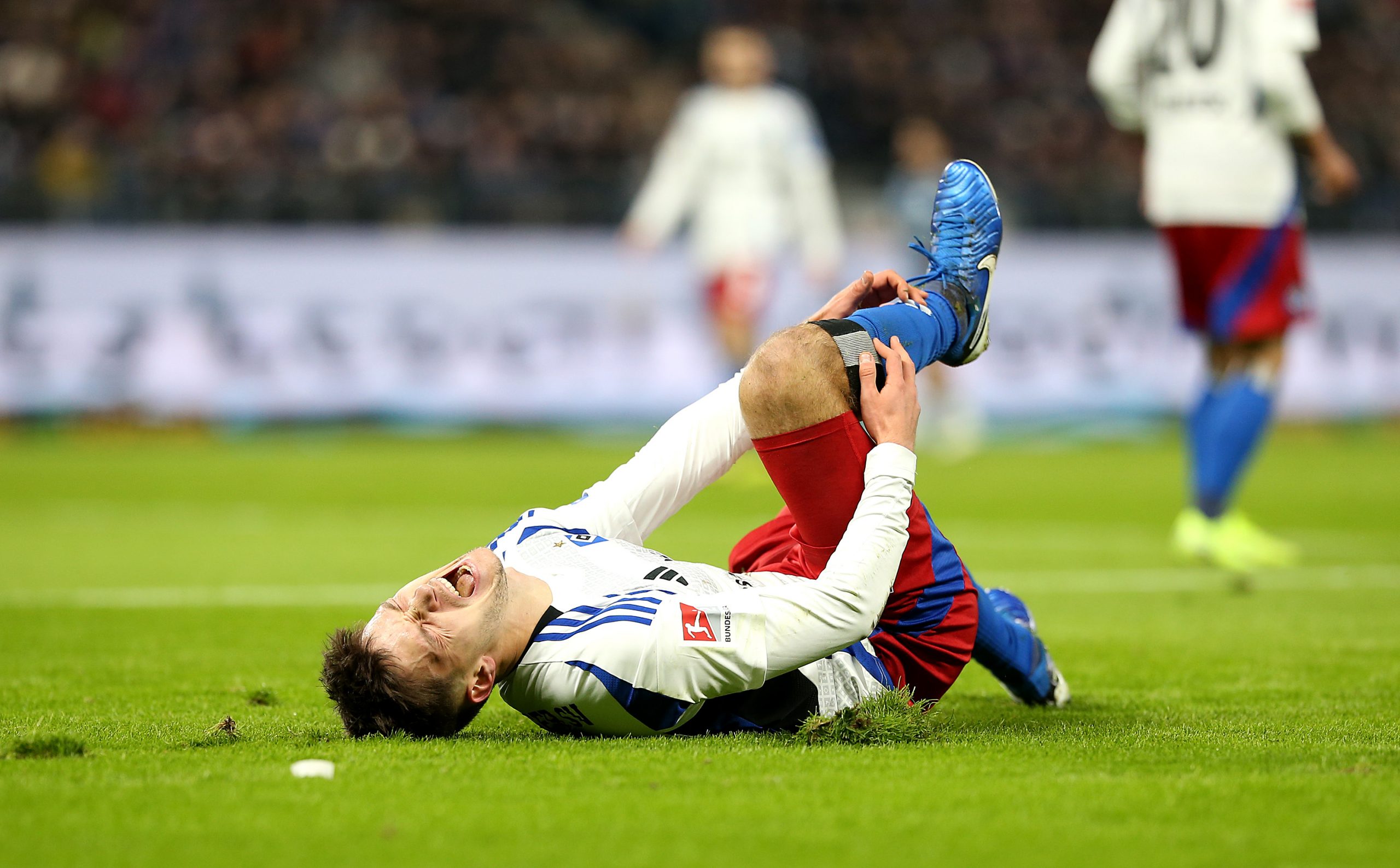 Hamburger SV : Rupture des ligaments croisé pour Noah Katterbach !