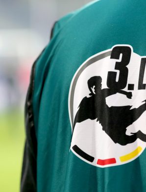 Une révolution en 3.Liga : les entraîneurs échangeront directement avec les arbitres après le coup de sifflet final !