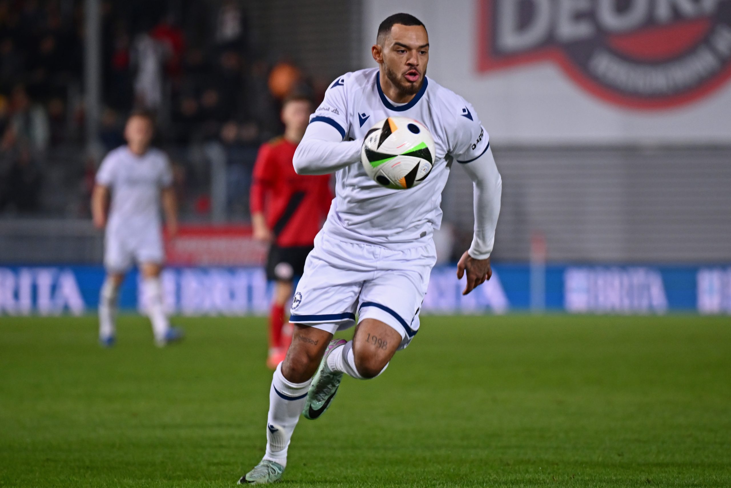 Jeredy Hilterman (Arminia Bielefeld) envoyé en prêt pour relancer sa carrière ?