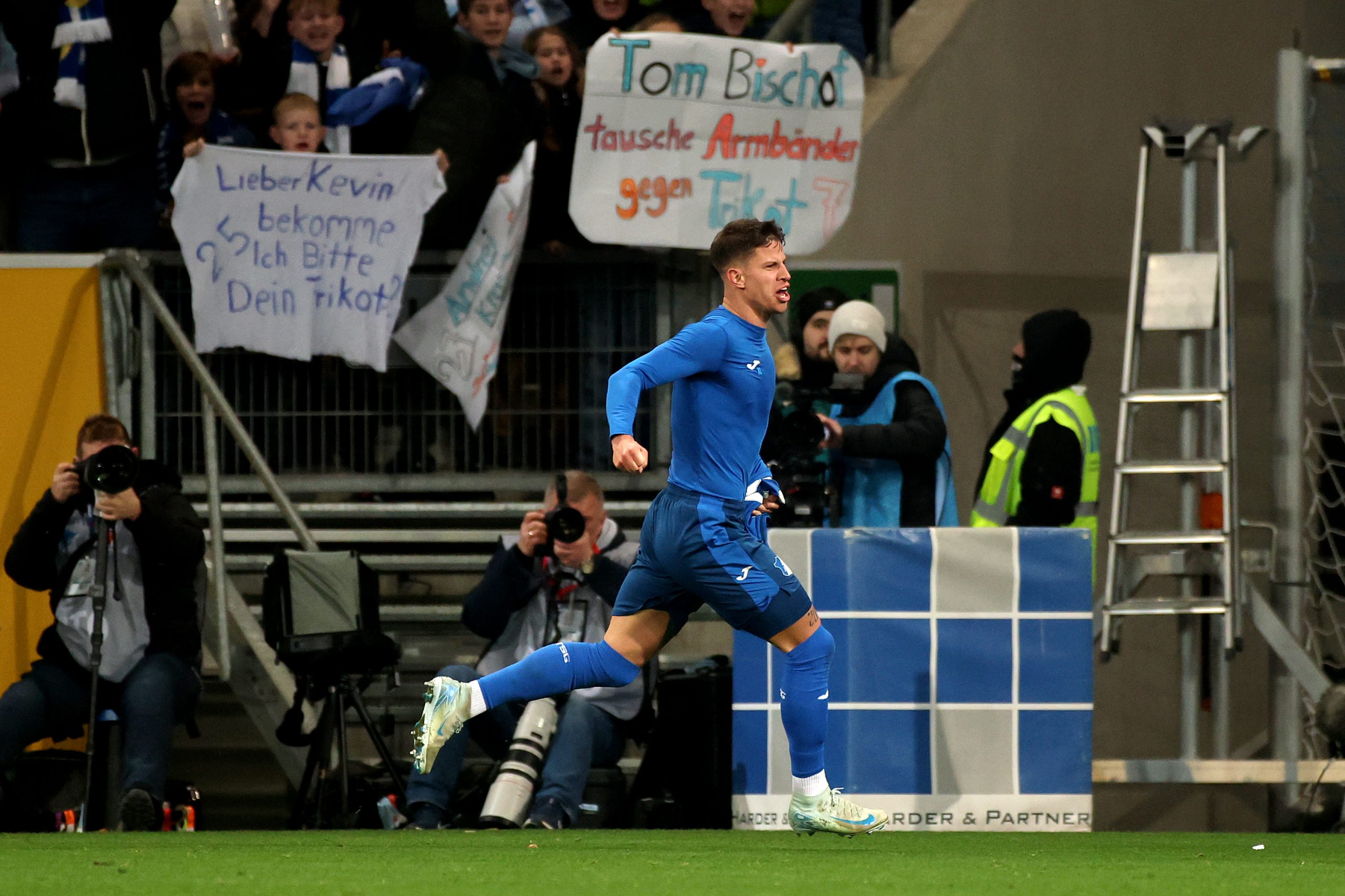 Bundesliga : Drames, exploits et rebondissements ! Résumé complet et équipe type de la 19ème journée