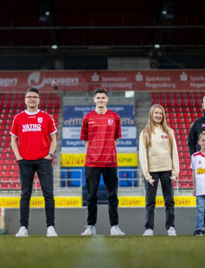 Avantages exclusifs, cadeaux et événements : Le SSV Jahn Regensburg lance une campagne historique pour les10 ans de son stade !