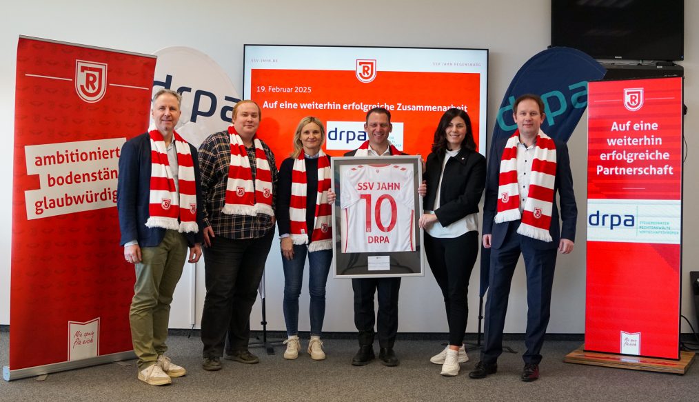 Le SSV Jahn Regensburg et la Kanzlei DRPA prolongent leur partenariat jusqu’en 2026 !