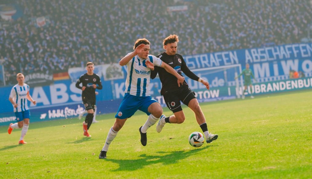 VIDEO : Rostock démarre fort mais manque de réalisme face au Viktoria Köln !