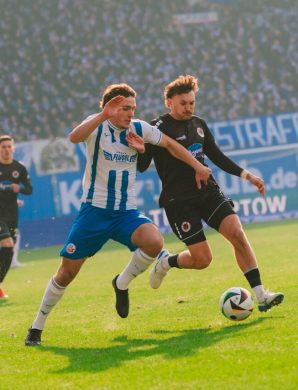 VIDEO : Rostock démarre fort mais manque de réalisme face au Viktoria Köln !