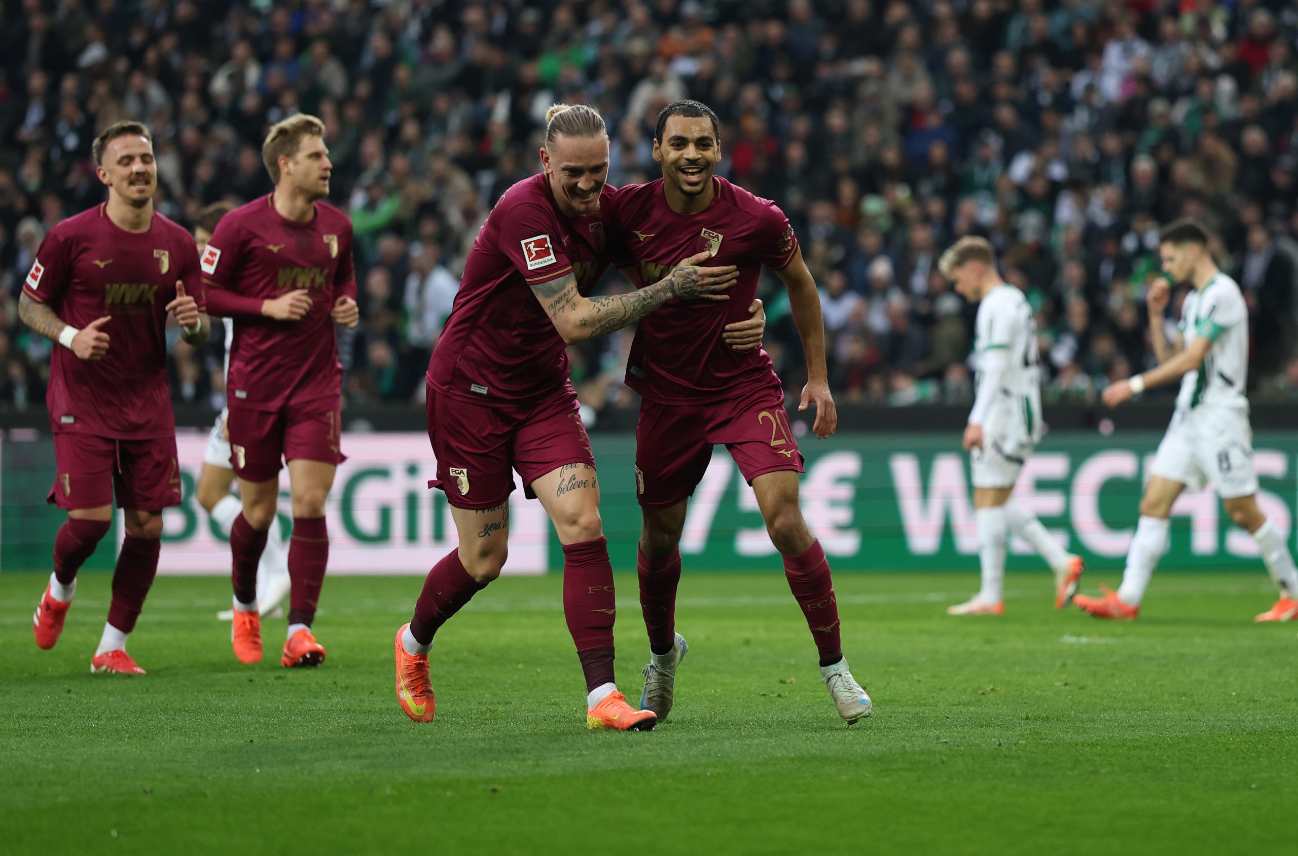 Triplé historique de Claude-Maurice : Augsbourg domine Gladbach ! Triplé historique de Claude-Maurice : Augsbourg domine Gladbach !