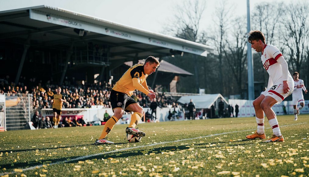 VIDEO : Superbe tifo mais défaite frustrante pour le Dynamo Dresden face au VfB Stuttgart II !