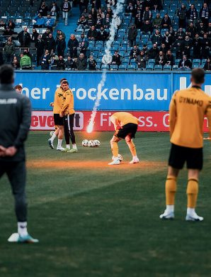 Chaos à Rostock : Le Dynamo Dresden condamne des violences « inadmissibles » contre ses fans !