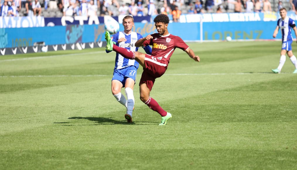La lanterne rouge de 2.Bundesliga surprend le Hertha Berlin !