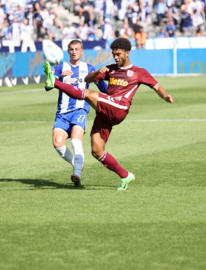 La lanterne rouge de 2.Bundesliga surprend le Hertha Berlin !