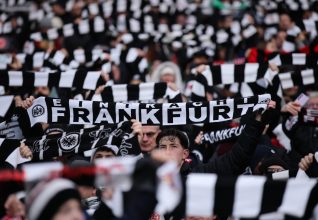 Eintracht Frankfurt – Holstein Kiel : Le match éclipsé par un grave incident en tribune