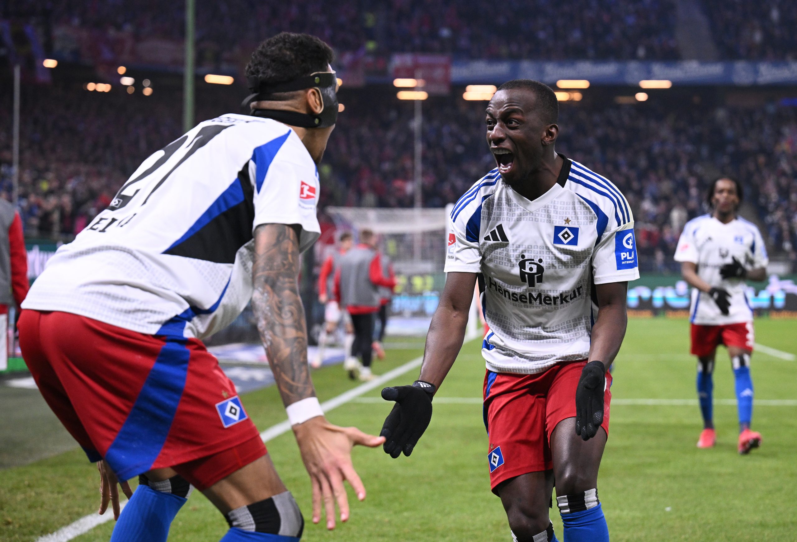 Hamburg écrase Kaiserslautern et prend provisoirement la tête de la 2.Bundesliga !