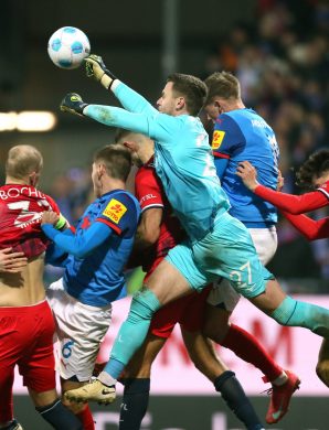 VIDEO : Un nul spectaculaire entre Kiel et Bochum.. entre penalty, VAR et suspense !