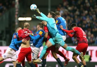 VIDEO : Un nul spectaculaire entre Kiel et Bochum.. entre penalty, VAR et suspense !