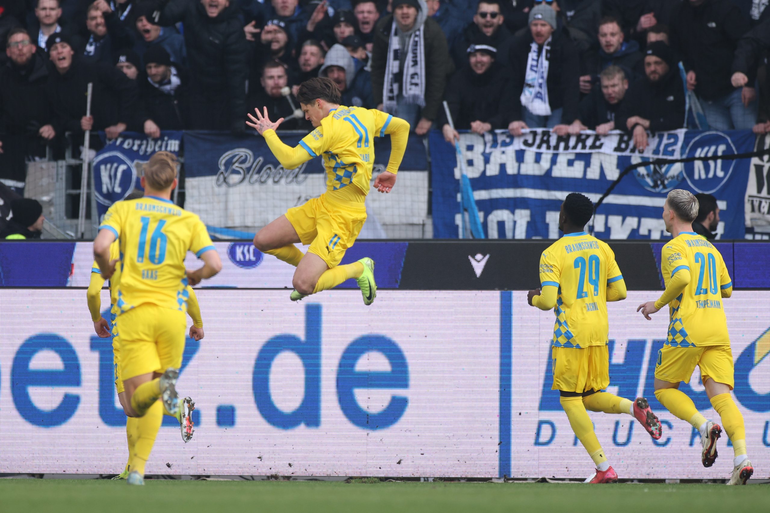Braunschweig brise sa série noire et plonge Karlsruhe dans le doute !