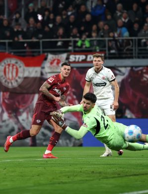 VIDEO : Sesko et Xavi Simons frappent, Leipzig assure face à Sankt Pauli !