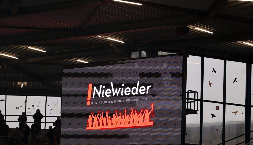 Plus jamais ça ! Les clubs Allemands ont honoré la mémoire des victimes du Nazisme.