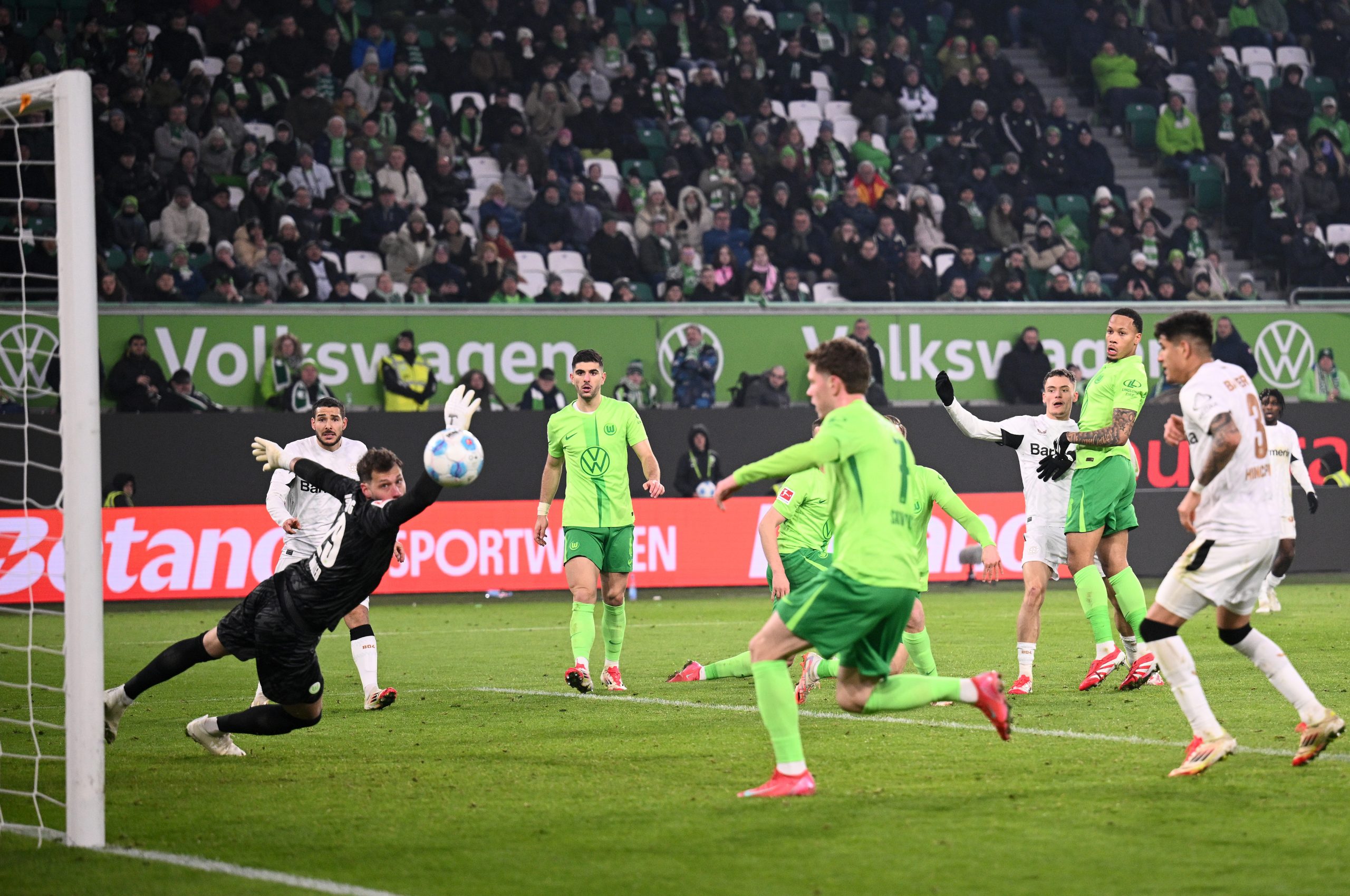 VIDEO : Leverkusen cale à Wolfsburg : un 0-0 frustrant !