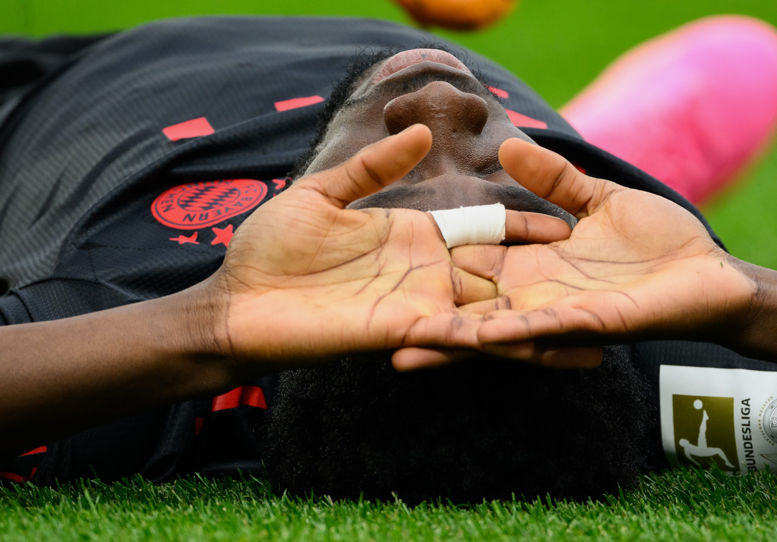 Davies et Upamecano finalement gravement blessés : coup dur pour le FC Bayern