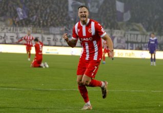 [VIDEO] Cottbus s’en sort sur le fil face à Aue !