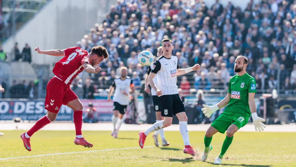 Waldschmidt délivre le 1.FC Köln face au SSV Ulm en toute fin de match !