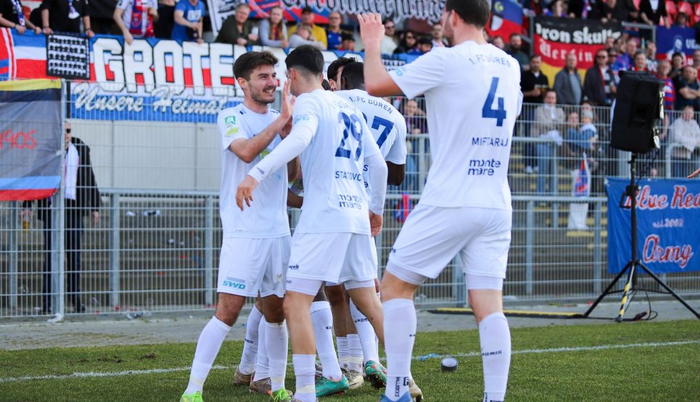1.FC Düren : Une équipe qui se bat malgré l’absence de salaire