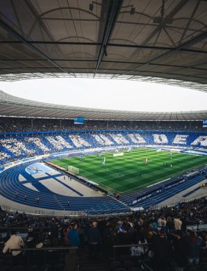 Le magnifique tifo pour fêter l’amitié entre le Hertha BSC et Karlsruhe !