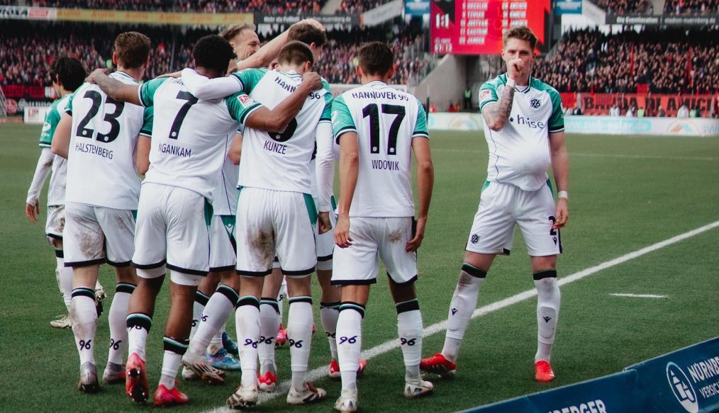 Le Hannover 96 frappe fort et brise la série d’invincibilité à domicile du 1.FC Nürnberg !