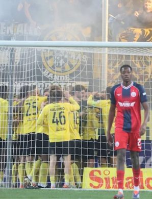 VIDEO : Tifos, Pyroshow et précieuse victoire du TSV Alemannia Aachen face à Rostock !
