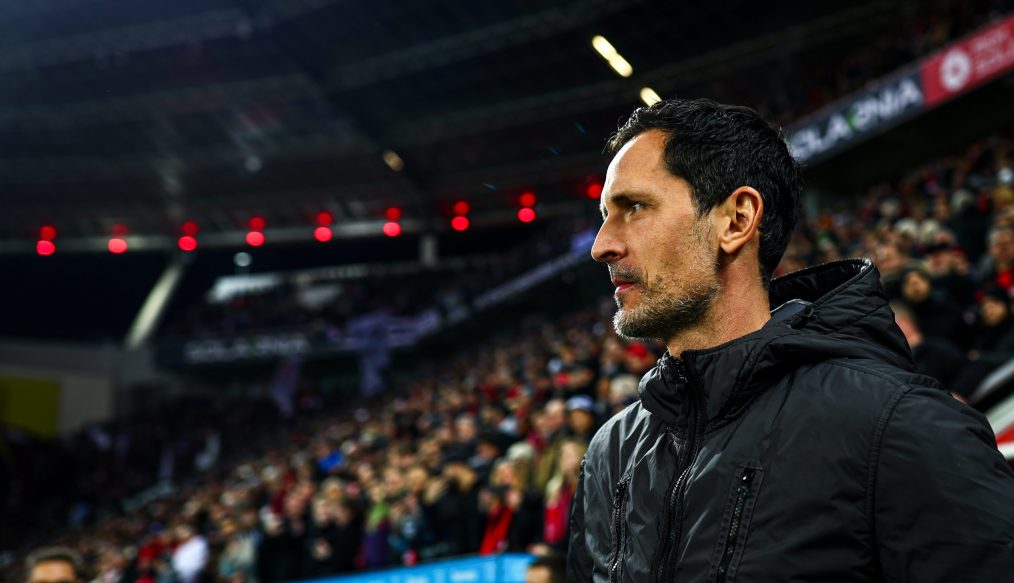 L’Eintracht Frankfurt sous pression : Un test crucial à Amsterdam !