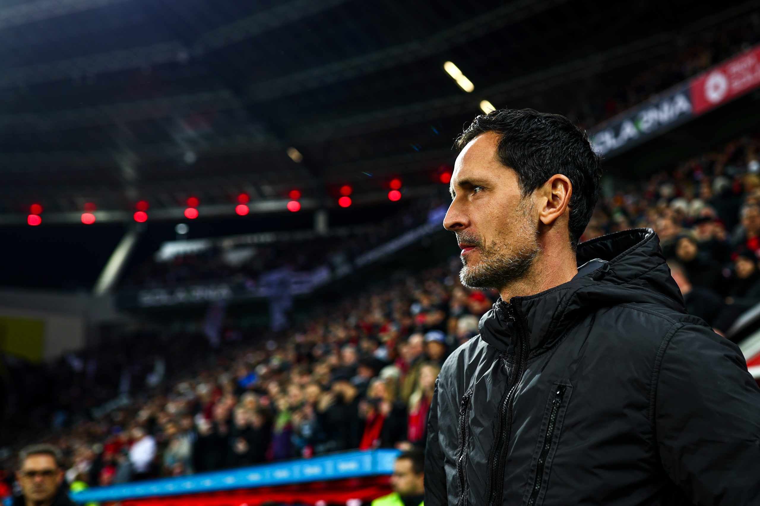 L’Eintracht Frankfurt sous pression : Un test crucial à Amsterdam !