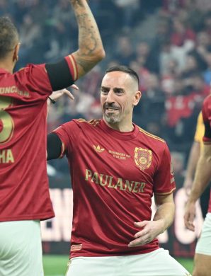 AJAX, Real Madrid, Dortmund.. Le FC Bayern et ses légendes remportent la Beckenbauer Cup !