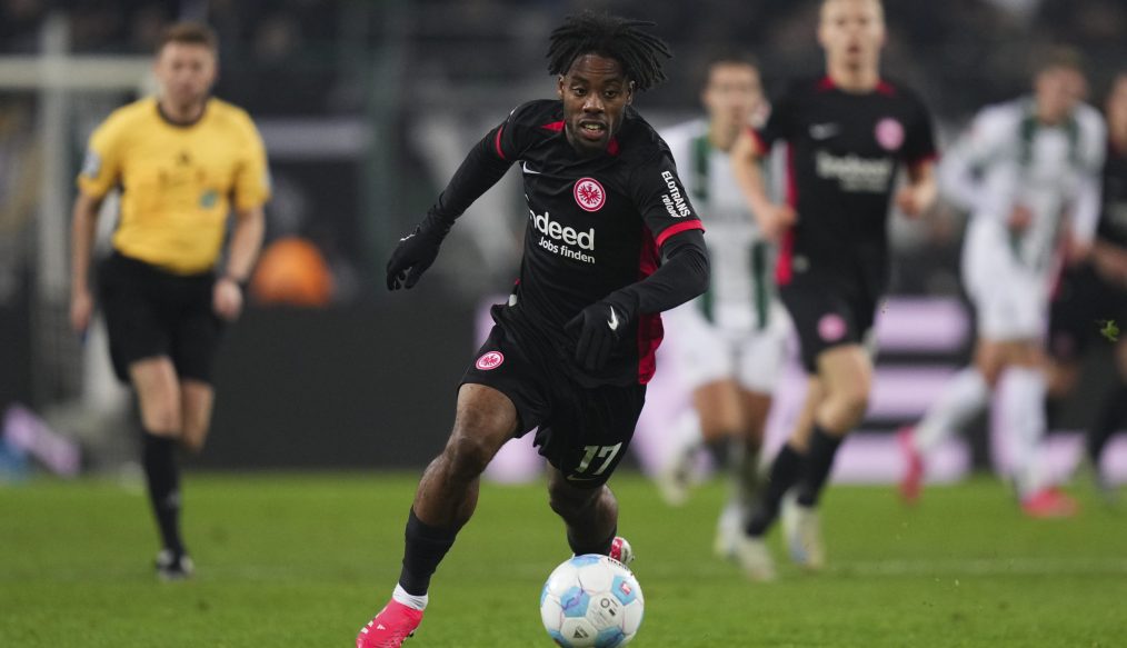 Elye Wahi blessé : encore un coup dur pour l’Eintracht !