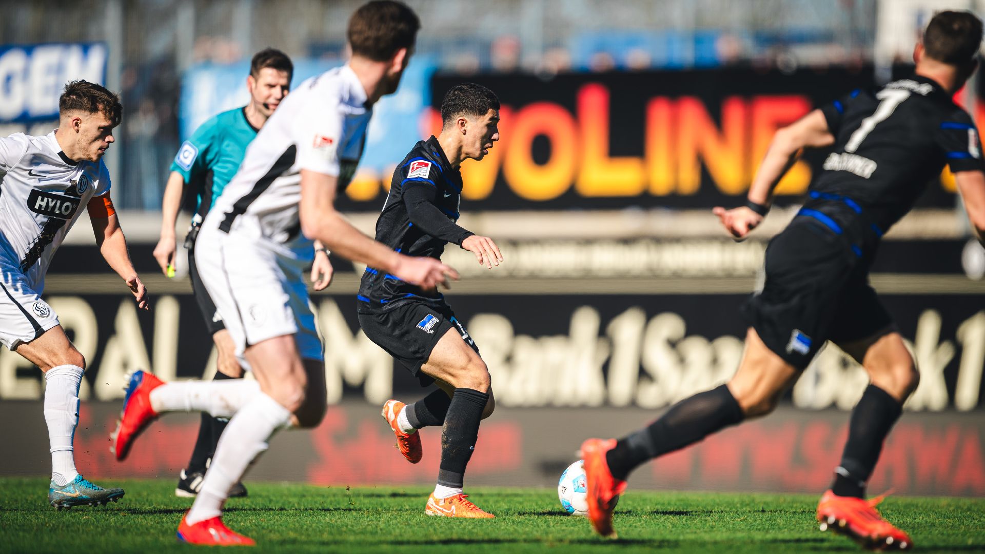 Le Hertha Berlin giflé sur la pelouse d’Elversberg ! Le Hertha Berlin giflé sur la pelouse d’Elversberg !