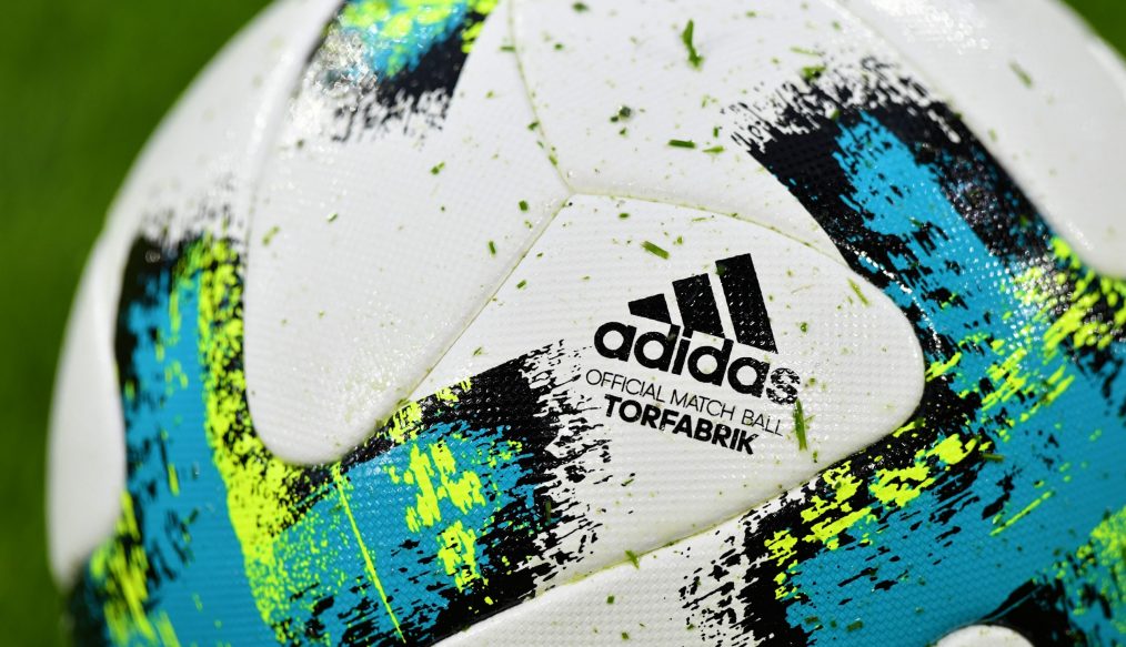 Un retour historique : Adidas fournira à nouveau le ballon officiel de la Bundesliga dès 2026 !