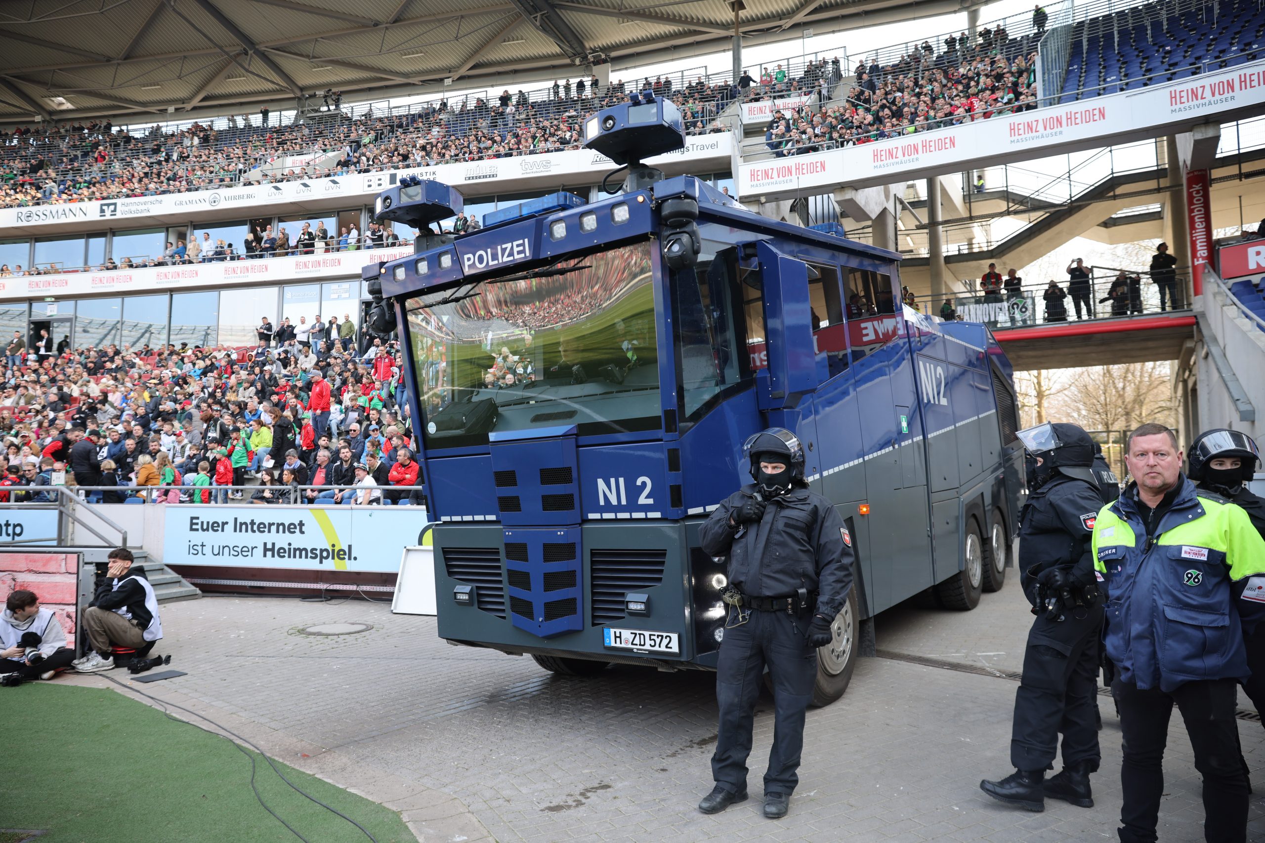 Un derby électrique : Hannover arrache le nul contre Braunschweig dans les arrêts de jeu !